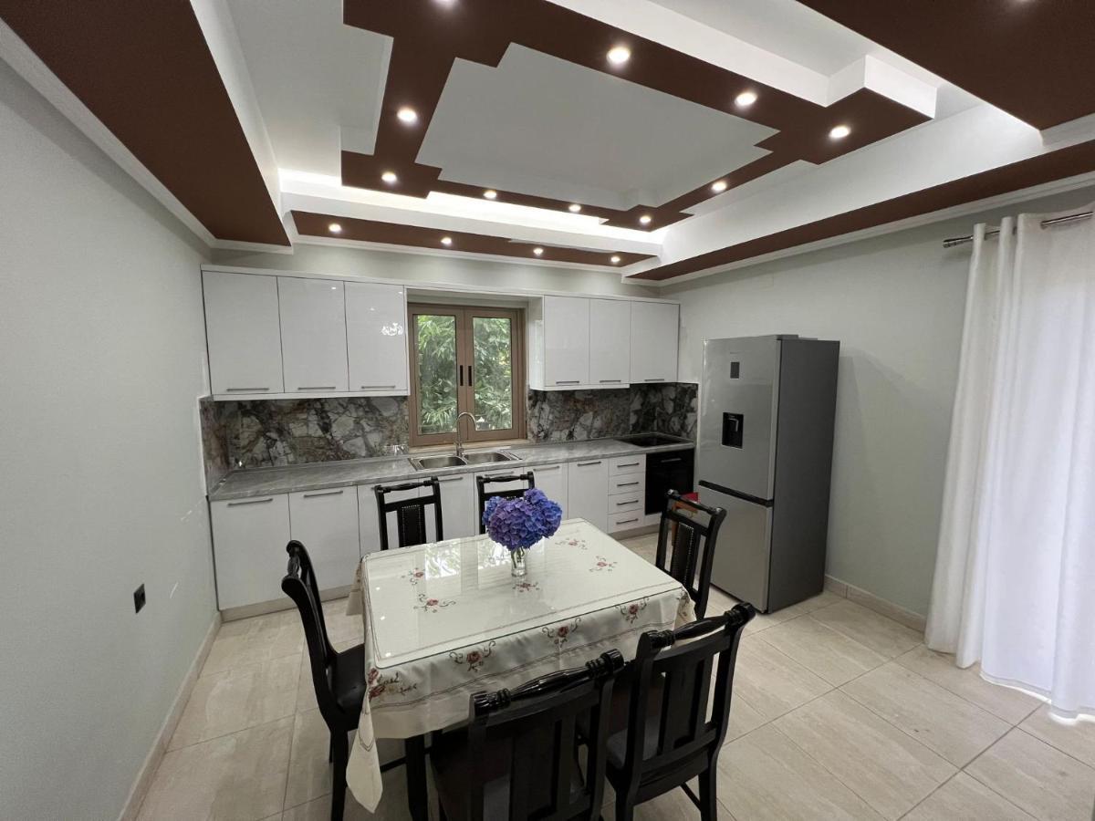 Union Villa Shkodër エクステリア 写真