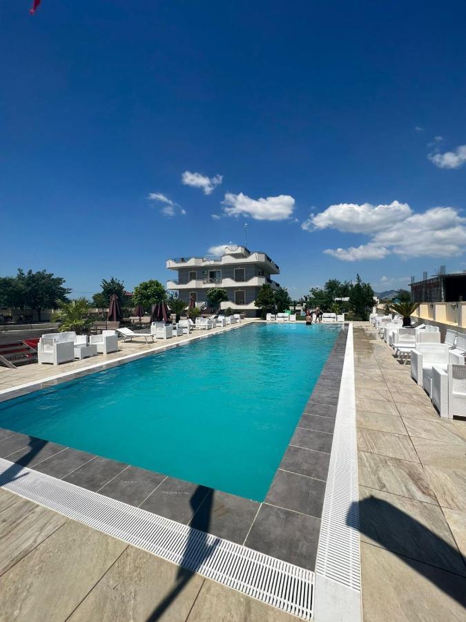 Union Villa Shkodër エクステリア 写真