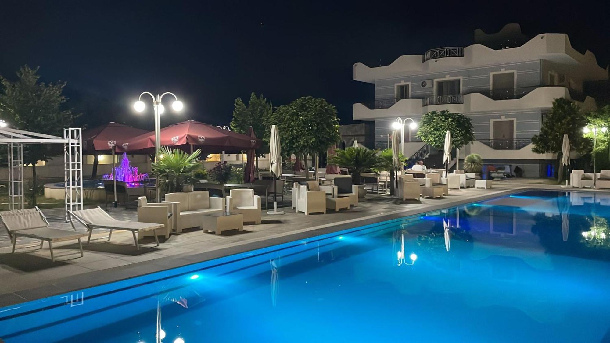 Union Villa Shkodër エクステリア 写真